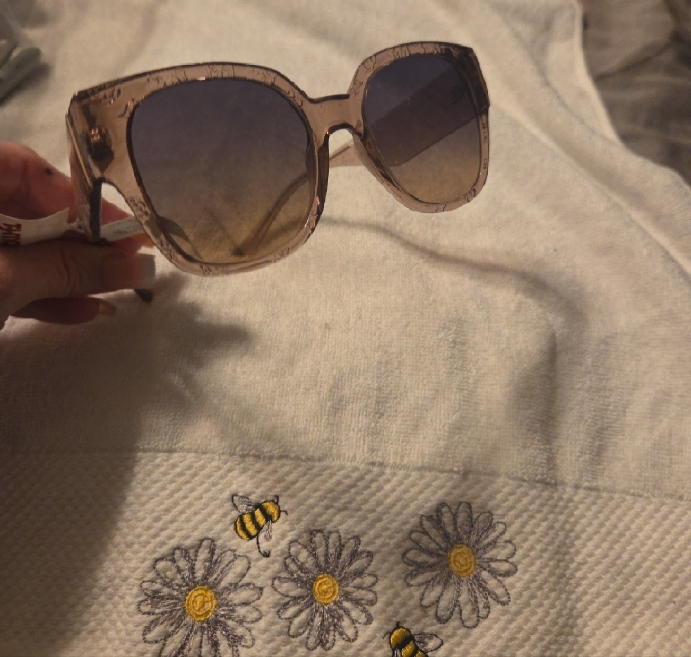 Guess Women's Gradient Lens Sunglasses - Pink Frame (25) - Picture 4 of 4